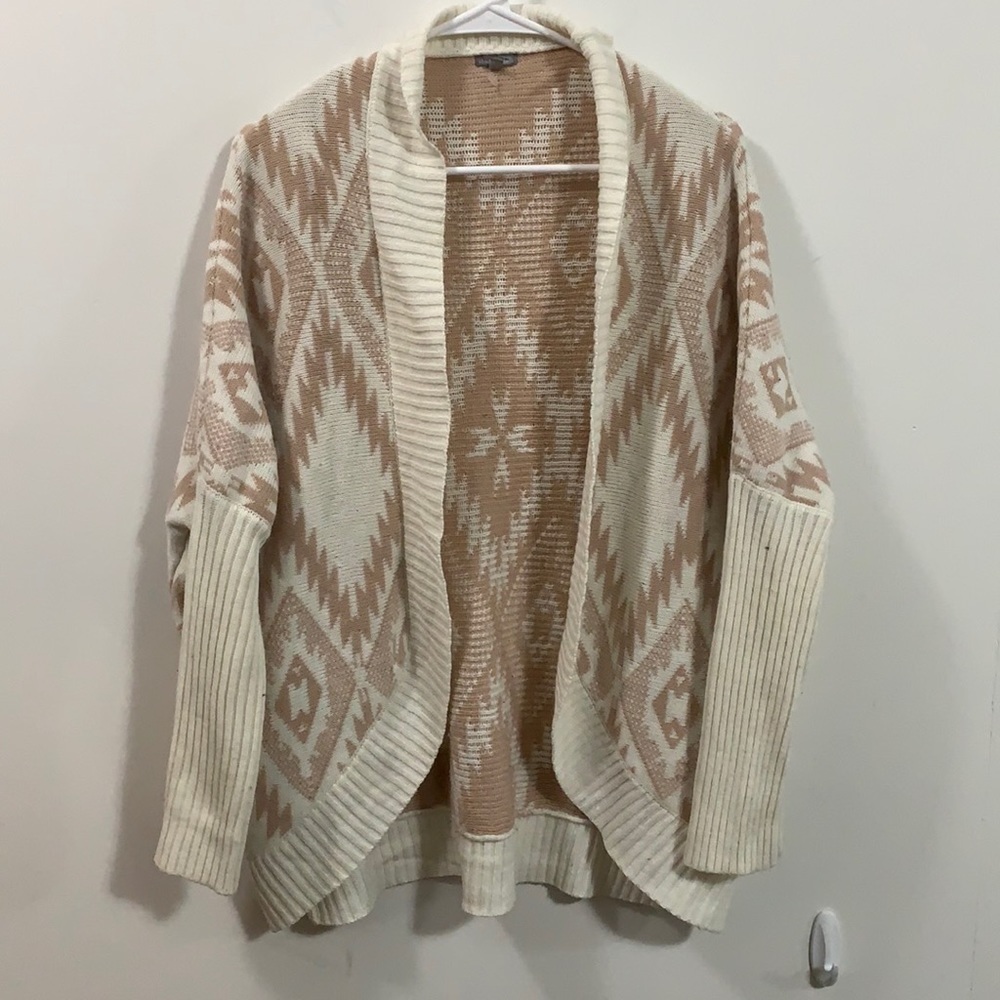 Women’s Oversized sweater -beautiful tan and cream very good condition